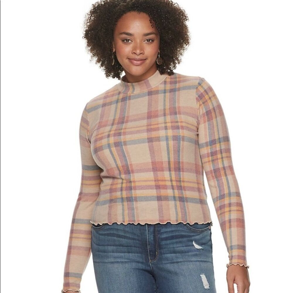 NEW -Candie's PLAID-So fashionable. This juniors' mock neck top in plaid top 2XL